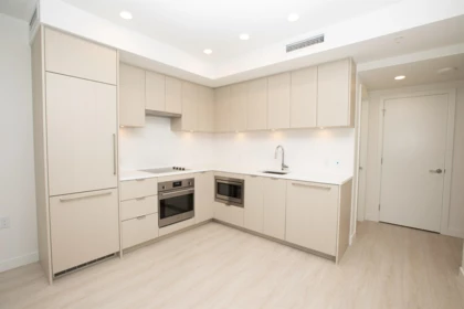 2206 13675 107a Avenue, Surrey, BC, Whalley — 1 bed apartment/condo for sale