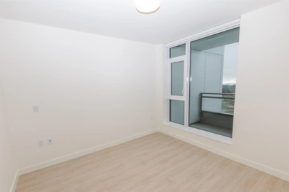 Kitchen Photo of 2206 13675 107a Avenue, Surrey, BC
