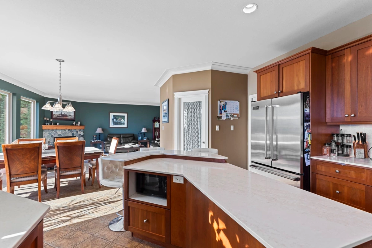 Powder Room Photo of 31730 Viewcrest Avenue, Mission, BC