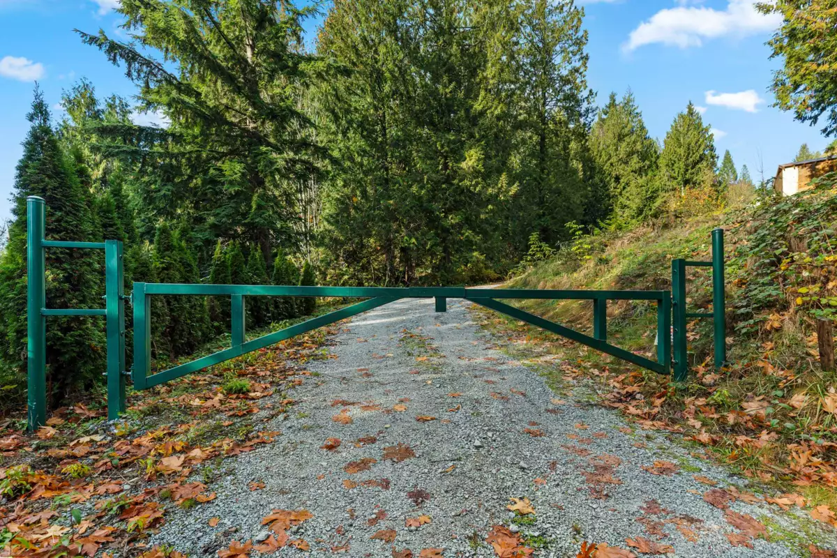 Swimming Pool Photo of 31730 Viewcrest Avenue, Mission, BC
