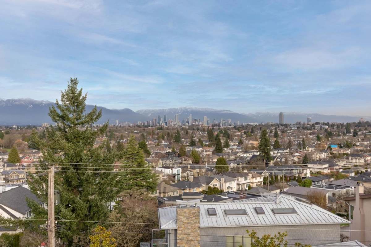 Backyard Photo of 3936 Quesnel Drive, Vancouver, BC