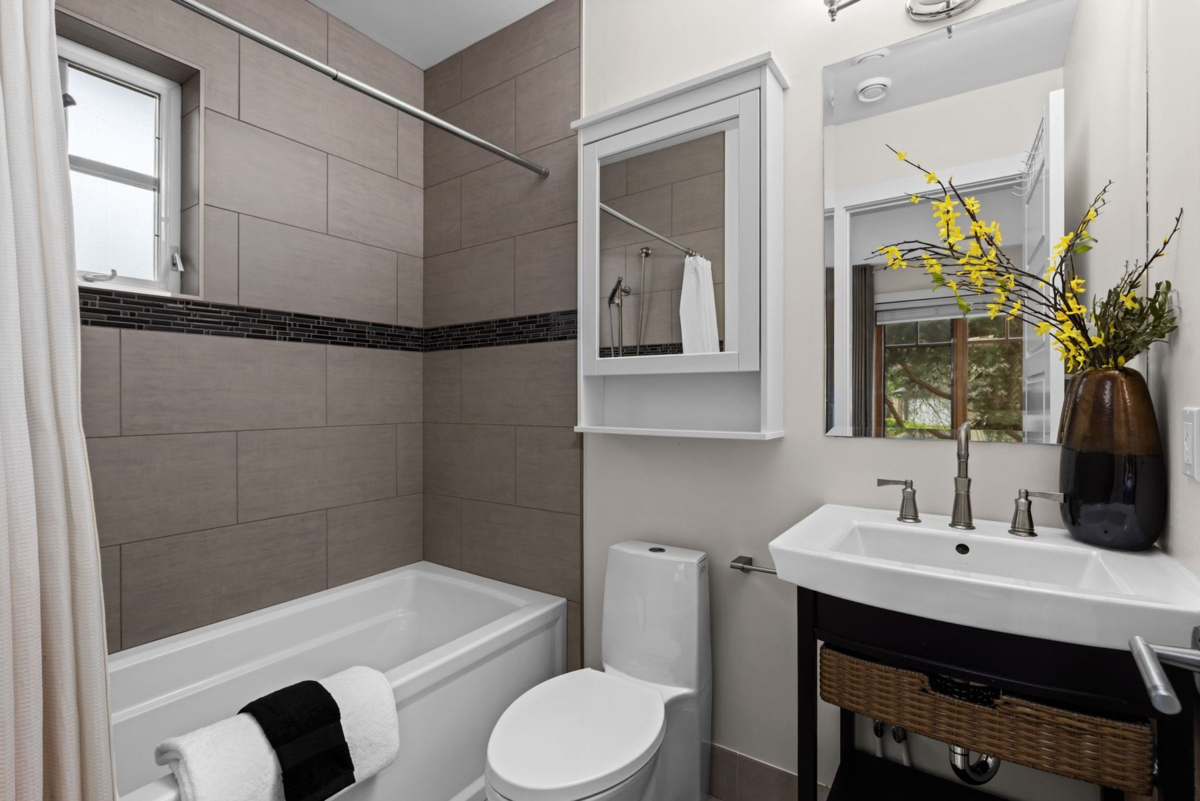 Mudroom Photo of 3936 Quesnel Drive, Vancouver, BC