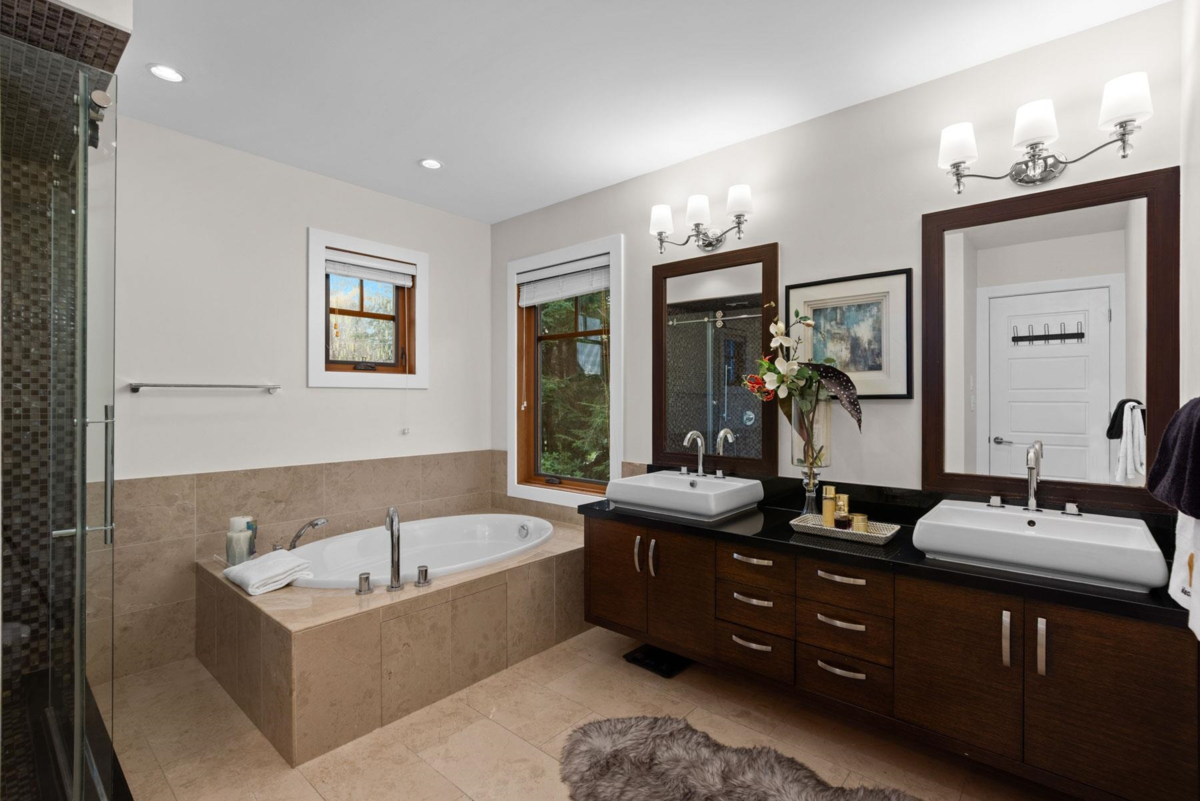 Powder Room Photo of 3936 Quesnel Drive, Vancouver, BC