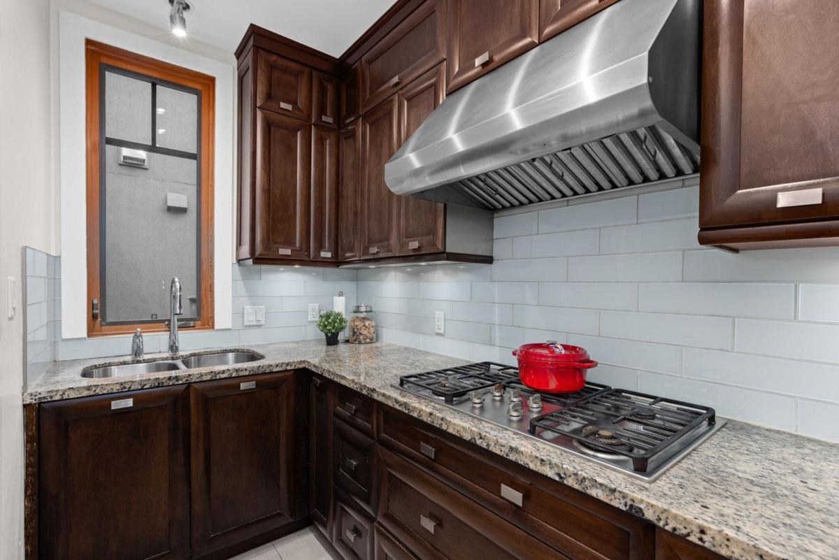 Primary Bathroom Photo of 3936 Quesnel Drive, Vancouver, BC