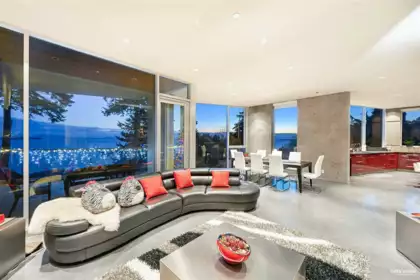 Dining Area Photo of 14523 Magdalen Avenue, White Rock, BC