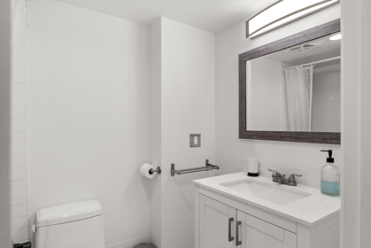 Laundry Room Photo of 806 1250 Burnaby Street, Vancouver, BC
