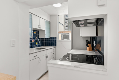Walk-In Closet Photo of 806 1250 Burnaby Street, Vancouver, BC