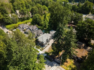Garden / Landscaping Photo of 842 St. Denis Avenue, North Vancouver, BC