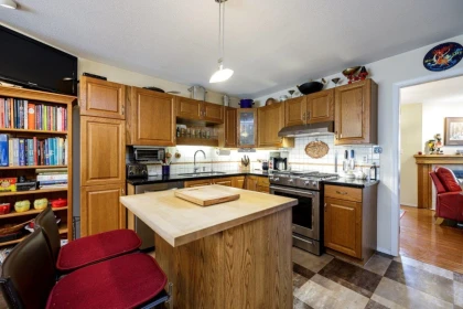 Breakfast Nook Photo of 2 261 W 16th Street, North Vancouver, BC