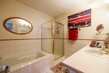 Laundry Room Photo of 2 261 W 16th Street, North Vancouver, BC
