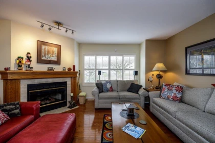 2 261 W 16th Street, North Vancouver, BC, North Vancouver — Townhouse for sale