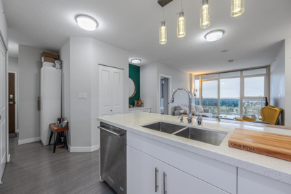 Guest Bathroom Photo of 2601 11967 80 Avenue, Delta, BC