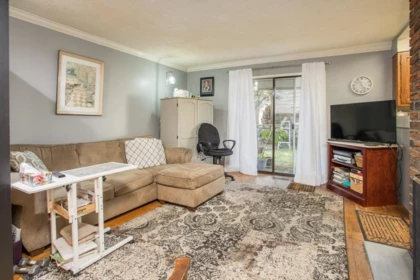 Breakfast Nook Photo of 918 Ladner Street, New Westminster, BC
