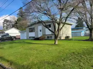 8525 Howard Crescent, Chilliwack, BC, Chilliwack Proper South — 3 bed single family residence for sale