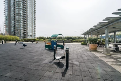 Garden / Landscaping Photo of 3104 2978 Glen Drive, Coquitlam, BC