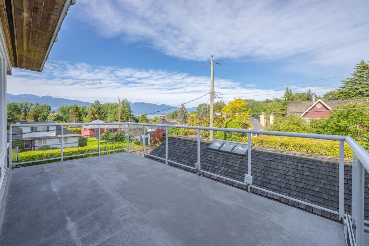 Guest Bathroom Photo of 4389 Locarno Crescent, Vancouver, BC