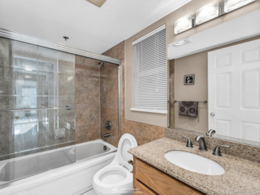 Guest Bathroom Photo of 202 966 W 14th Avenue, Vancouver, BC