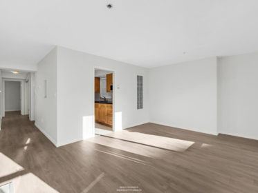 Kitchen Island Photo of 202 966 W 14th Avenue, Vancouver, BC