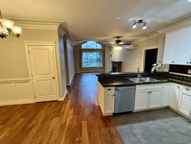 Kitchen Island Photo of 412 32729 Garibaldi Drive, Abbotsford, BC