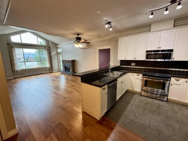 Primary Bedroom Photo of 412 32729 Garibaldi Drive, Abbotsford, BC
