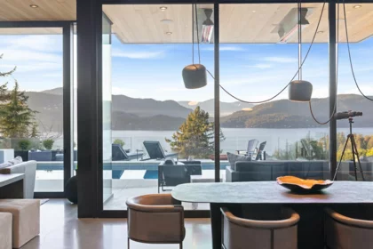 Breakfast Nook Photo of 6252 Overstone Drive, West Vancouver, BC
