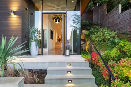 6252 Overstone Drive, West Vancouver, BC