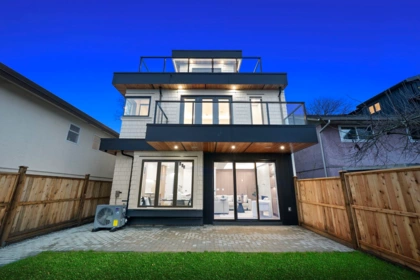 2 1967 E 13th Avenue, Vancouver, BC, Vancouver — Half Duplex for sale
