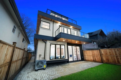 2 1967 E 13th Avenue, Vancouver, BC, Vancouver — Half Duplex for sale