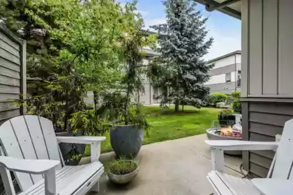 Front Yard Photo of 37 34248 King Road, Abbotsford, BC