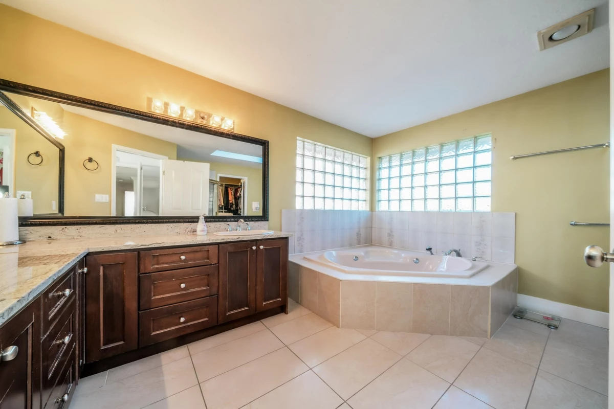 Backyard Photo of 7420 Montana Road, Richmond, BC