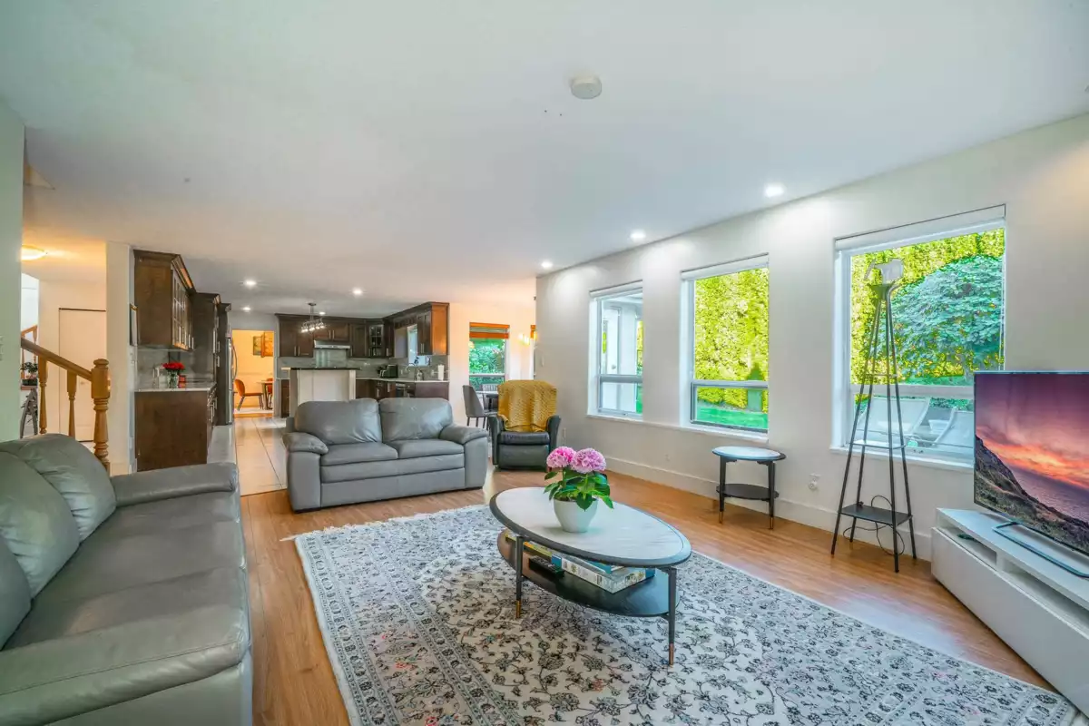 Kitchen Island Photo of 7420 Montana Road, Richmond, BC