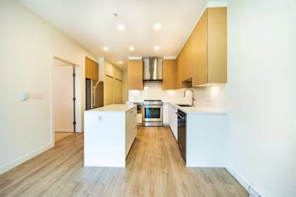 406 7599 15th Street, Burnaby, BC