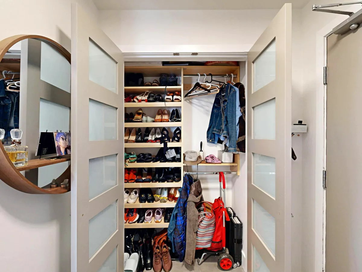 Front Yard Photo of 2706 1033 Marinaside Crescent, Vancouver, BC