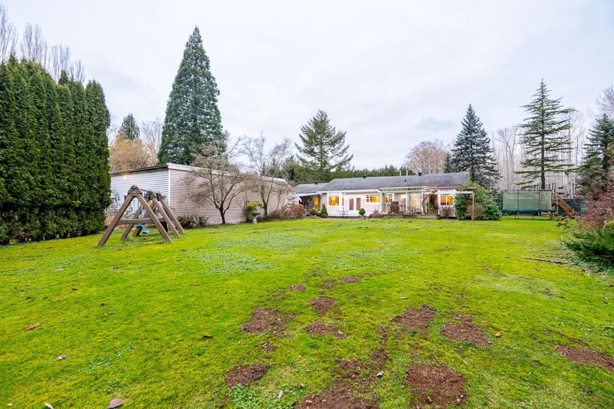 Front Yard Photo of 16114 20 Avenue, Surrey, BC