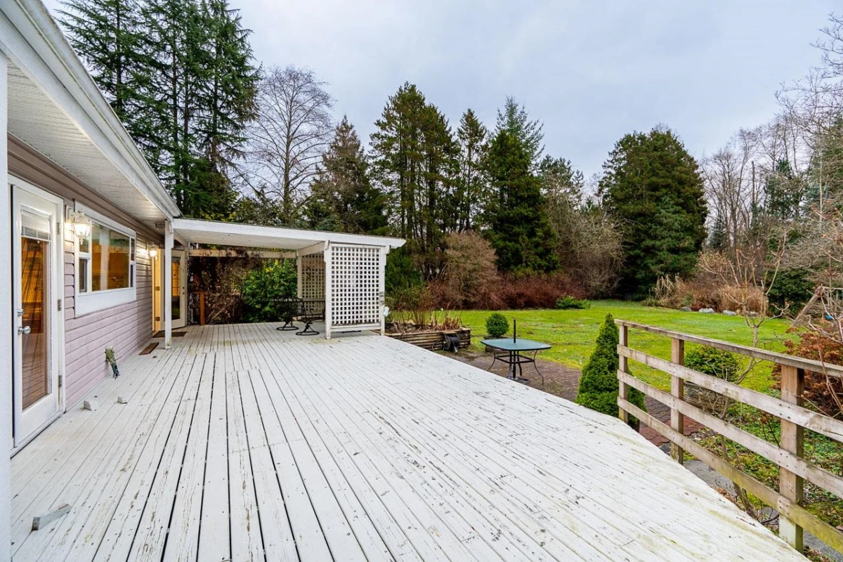 Garage Interior Photo of 16114 20 Avenue, Surrey, BC