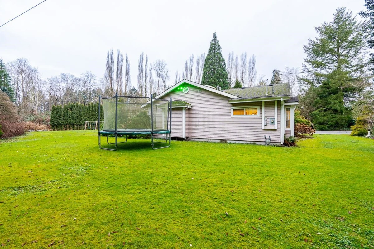 Outdoor Kitchen Photo of 16114 20 Avenue, Surrey, BC
