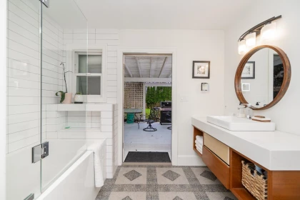 Entry Foyer Photo of 16114 20 Avenue, Surrey, BC