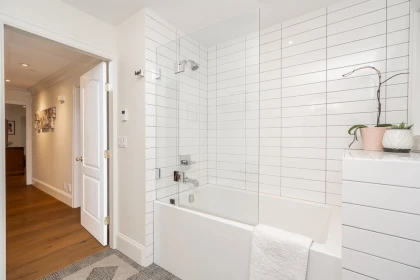 Hallway Photo of 16114 20 Avenue, Surrey, BC