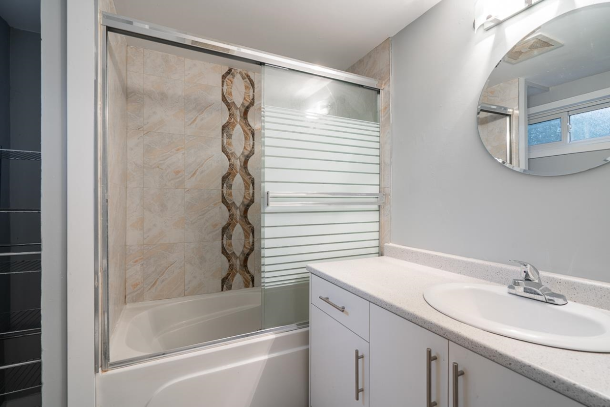 Front Yard Photo of 27284 30 Avenue, Langley, BC