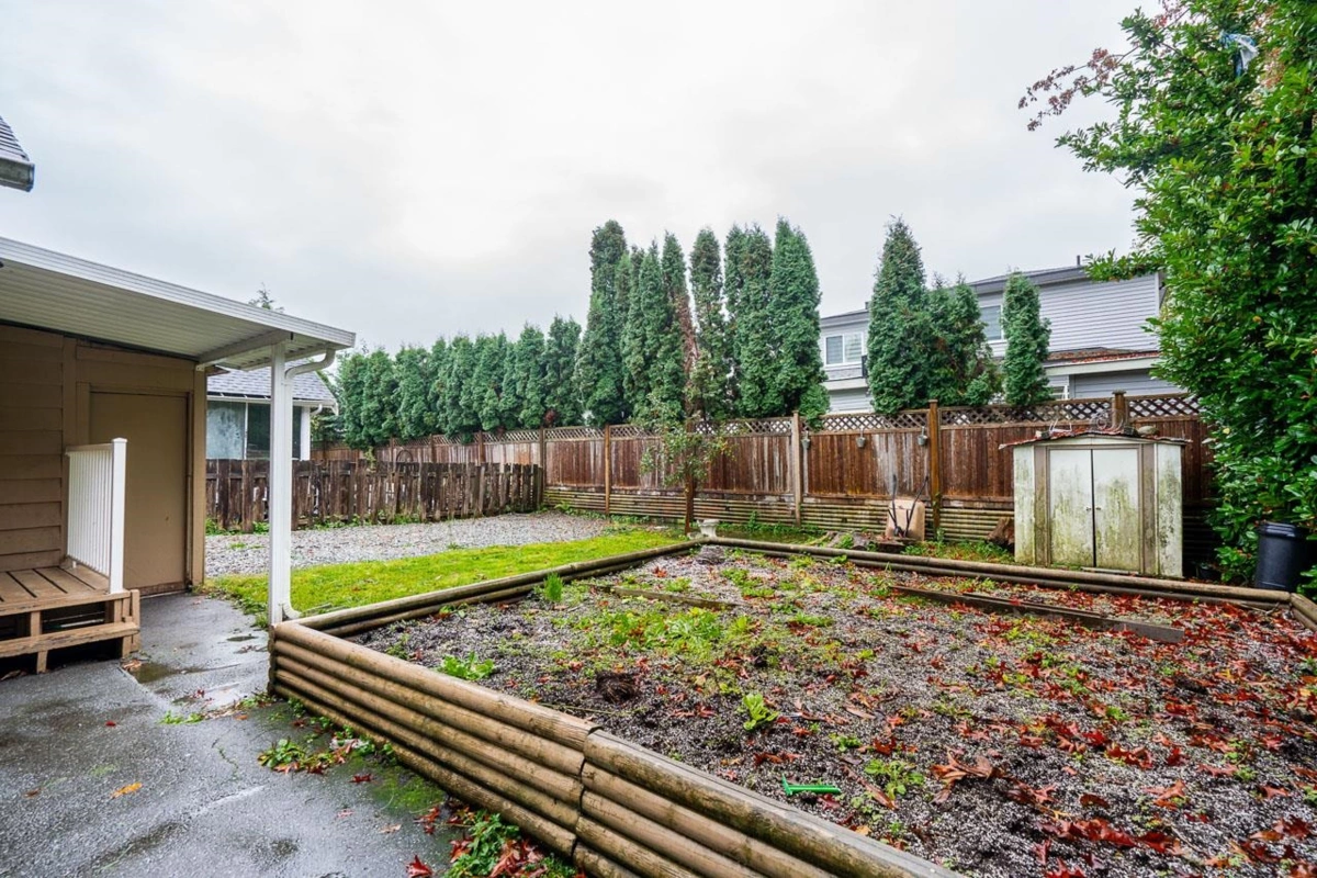 Hot Tub / Spa Photo of 27284 30 Avenue, Langley, BC
