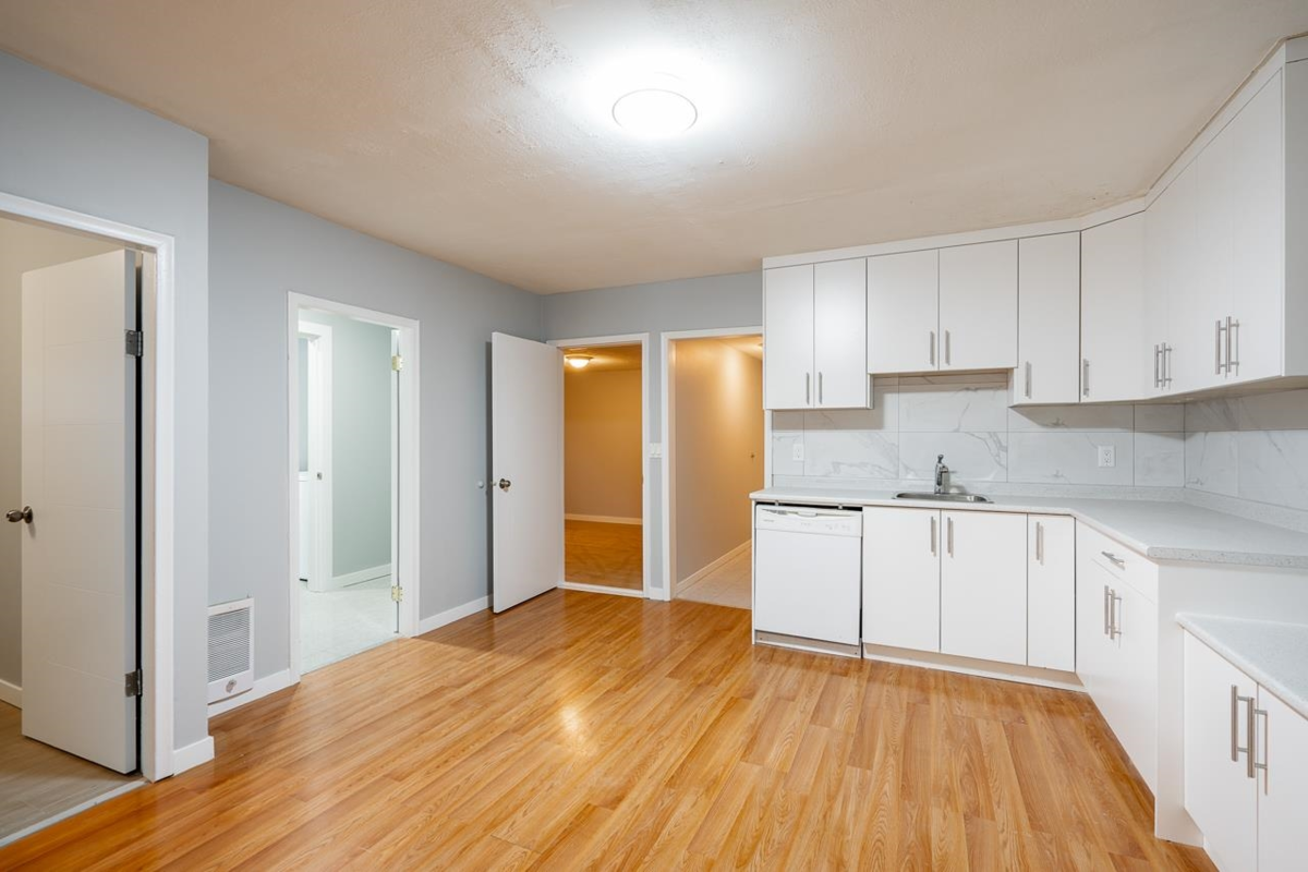 Walk-In Closet Photo of 27284 30 Avenue, Langley, BC