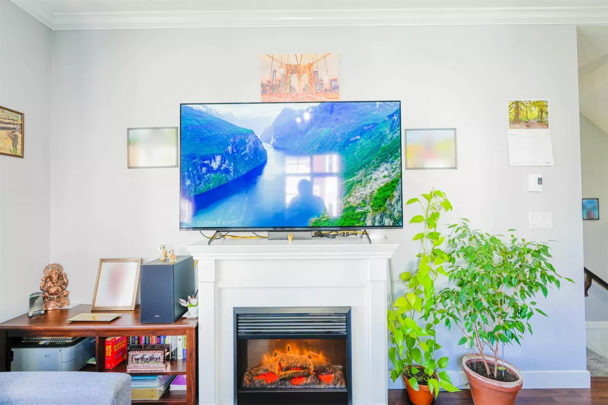 Kitchen Island Photo of 26 19551 66 Avenue, Surrey, BC
