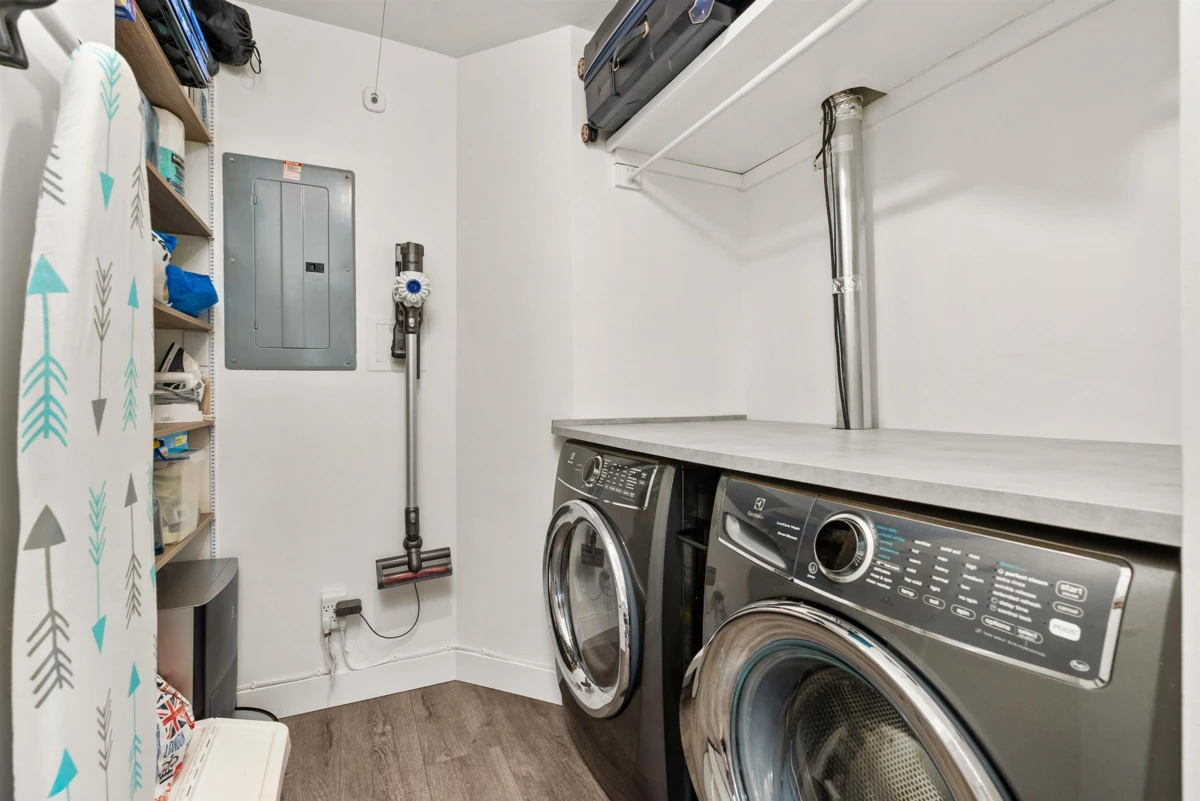 Aerial View of 1602 8 Laguna Court, New Westminster, BC