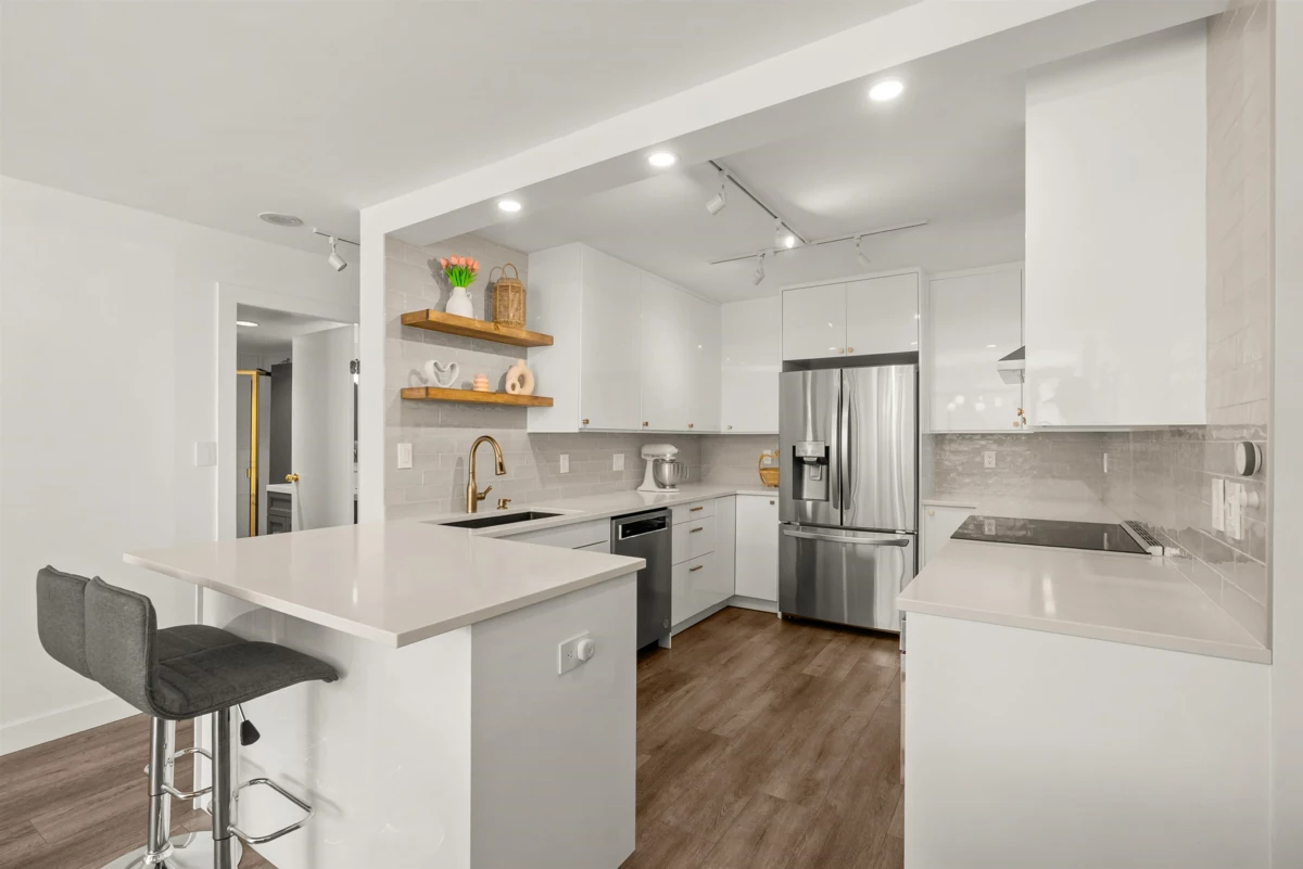 Breakfast Nook Photo of 1602 8 Laguna Court, New Westminster, BC