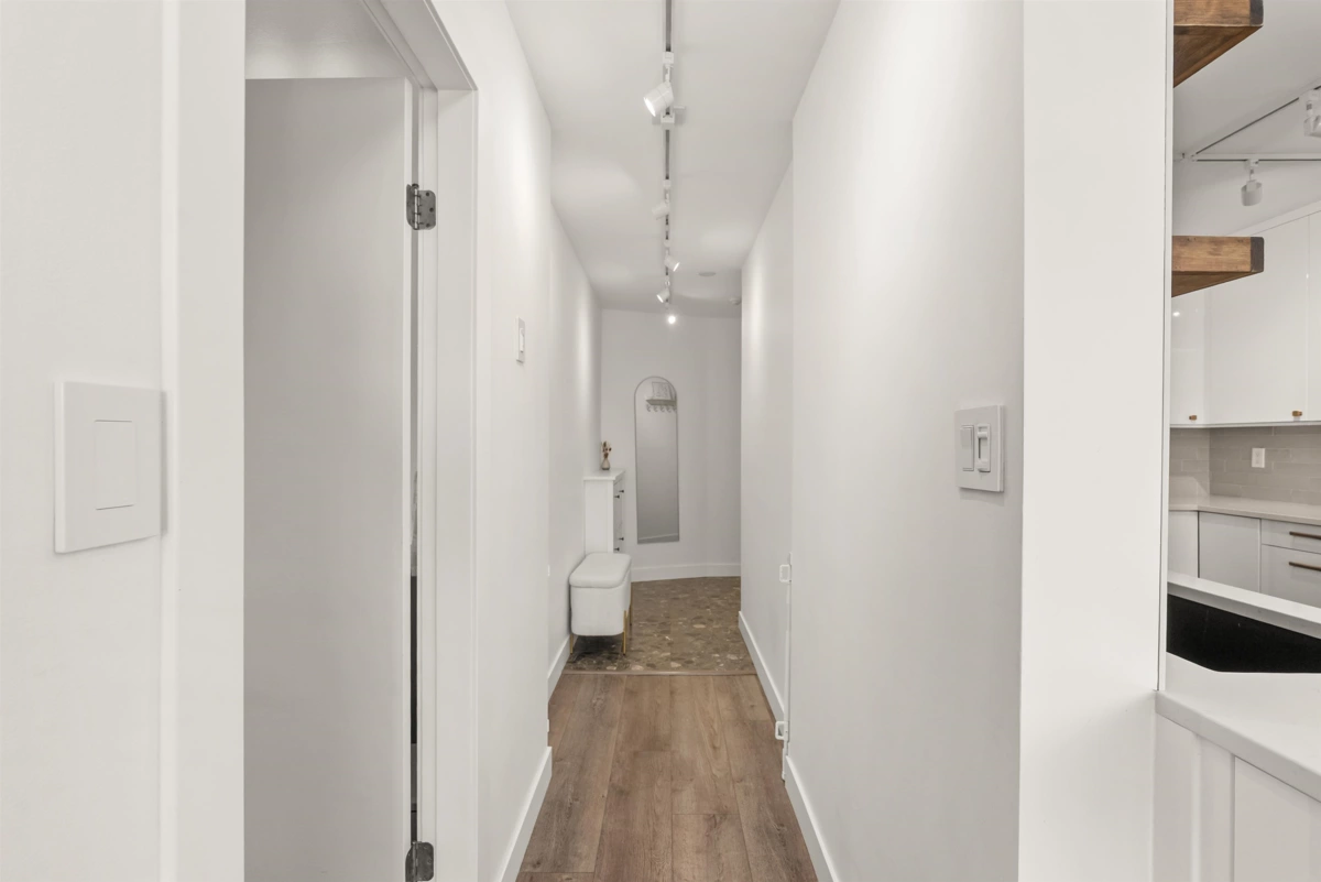 Family Room Photo of 1602 8 Laguna Court, New Westminster, BC