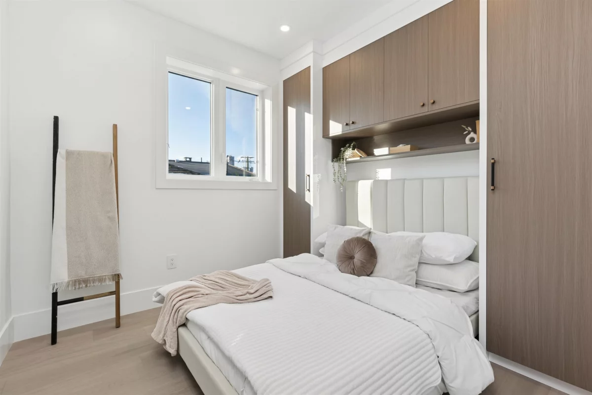 Garage Interior Photo of 1 847 E 10 Avenue, Vancouver, BC