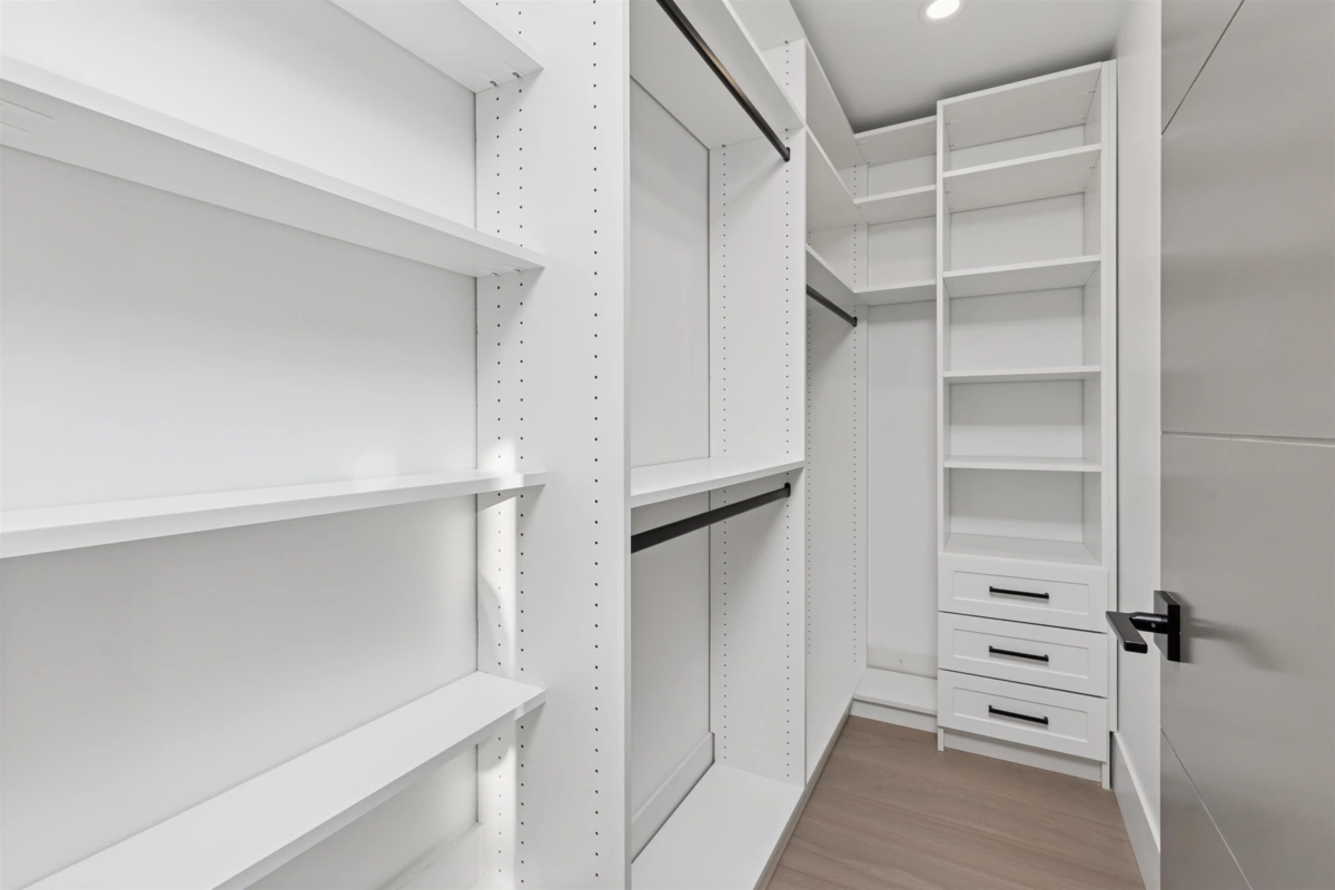 Mudroom Photo of 1 847 E 10 Avenue, Vancouver, BC