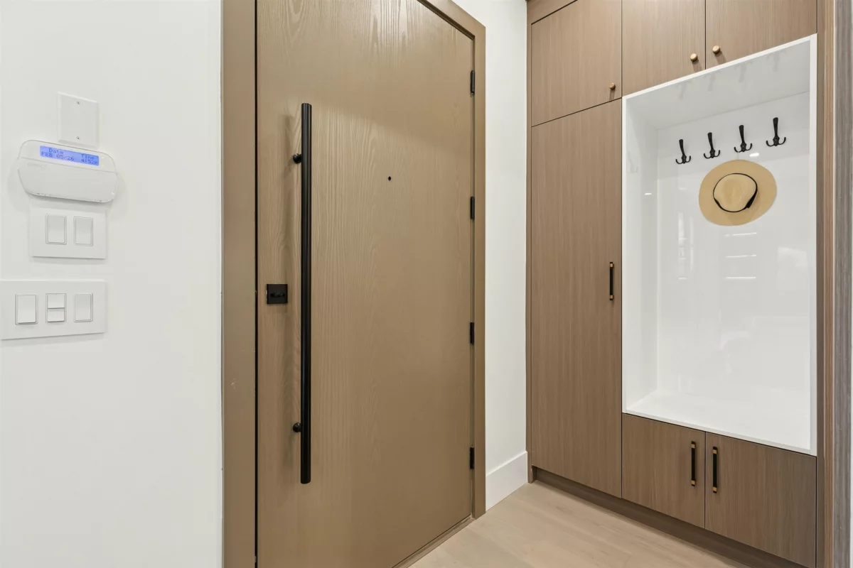 Primary Bathroom Photo of 1 847 E 10 Avenue, Vancouver, BC