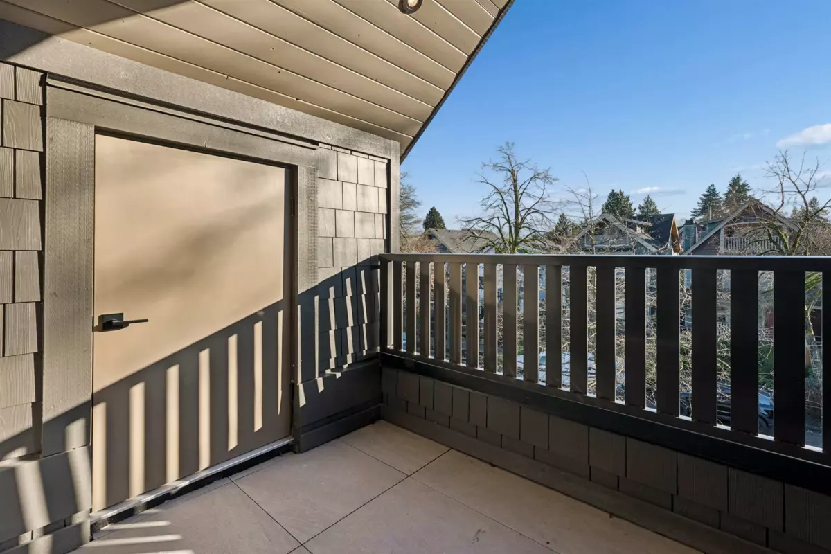 Swimming Pool Photo of 1 847 E 10 Avenue, Vancouver, BC