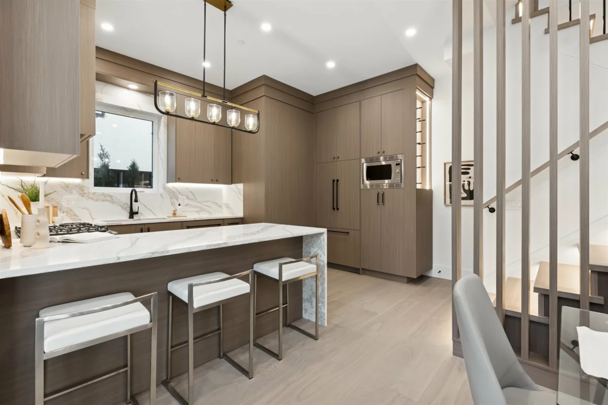 Walk-In Closet Photo of 1 847 E 10 Avenue, Vancouver, BC